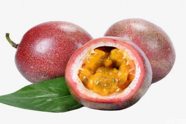 百香果籽要嚼嗎 百香果的黑籽吞還是嚼碎 百香果籽要嚼嗎 百香果的黑籽吞還是嚼碎