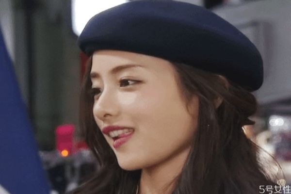 ?貝雷帽什么顏色顯白 貝雷帽怎么戴不容易掉 ?貝雷帽什么顏色顯白 貝雷帽怎么戴不容易掉