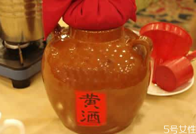 超市里能買到正宗的黃酒嗎 如何在超市里選擇黃酒 超市里能買到正宗的黃酒嗎 如何在超市里選擇黃酒