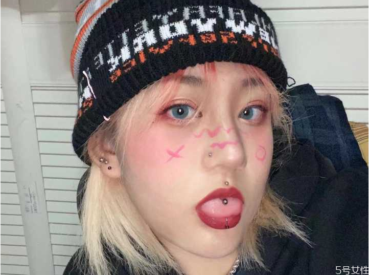 舌釘幾天不戴會(huì)長(zhǎng)死 舌釘不帶了洞會(huì)自己愈合嗎 舌釘幾天不戴會(huì)長(zhǎng)死 舌釘不帶了洞會(huì)自己愈合嗎