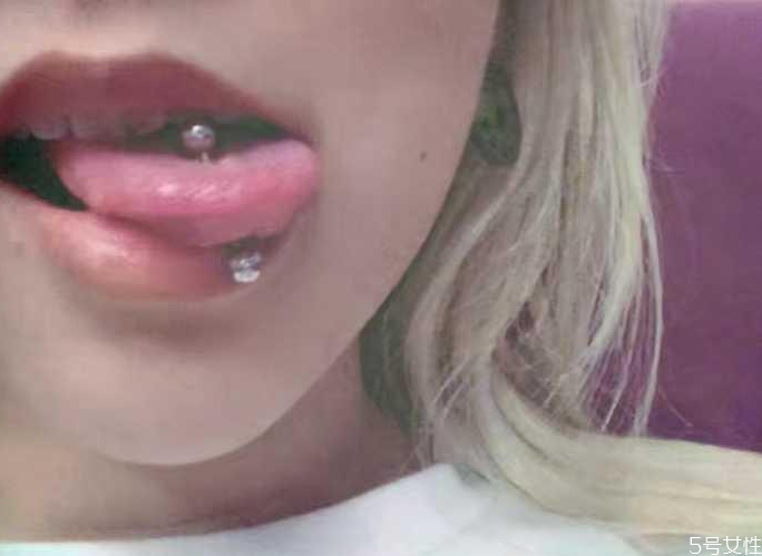 打舌釘會失去味覺嗎 打舌釘怎么刷牙 打舌釘會失去味覺嗎 打舌釘怎么刷牙