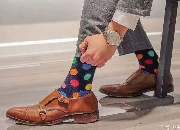 男士西裝配什么鞋子好 西服配什么鞋子好看 男士西裝配什么鞋子好 西服配什么鞋子好看