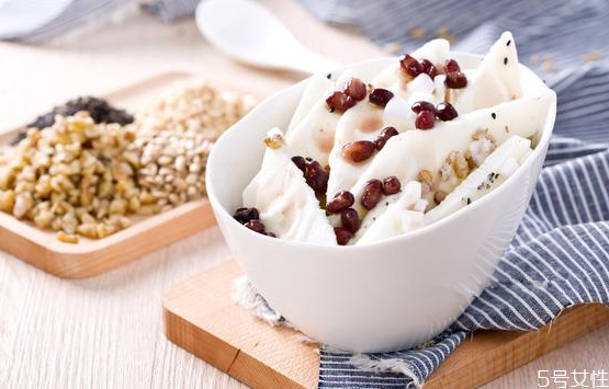 炒酸奶是熱的還是涼的 炒酸奶會融化嗎 炒酸奶是熱的還是涼的 炒酸奶會融化嗎