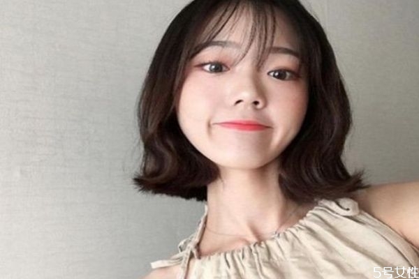 短發(fā)第二天如何不炸 晚上睡覺怎么防止短發(fā)翹 短發(fā)第二天如何不炸 晚上睡覺怎么防止短發(fā)翹