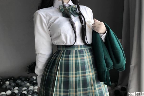 穿jk適合背什么包包 jk制服可以配帆布包嗎 穿jk適合背什么包包 jk制服可以配帆布包嗎