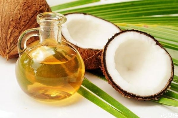 椰子油洗頭怎么加熱 哪種椰子油的護發(fā)效果好 椰子油洗頭怎么加熱 哪種椰子油的護發(fā)效果好