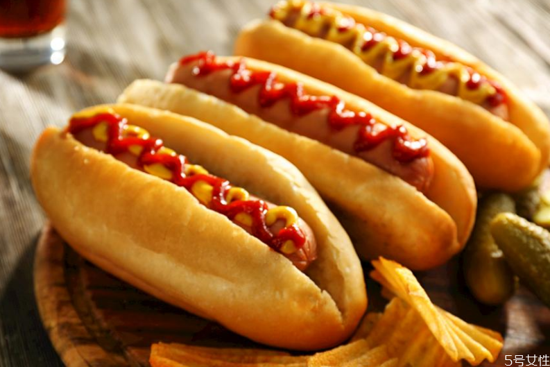 熱狗里面有沒(méi)有豬肉 熱狗真的很臟嗎 熱狗里面有沒(méi)有豬肉 熱狗真的很臟嗎