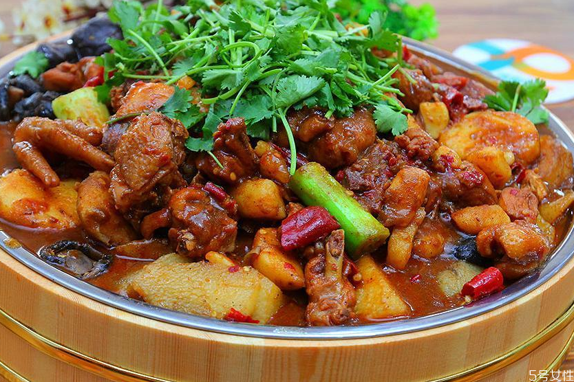 大盤雞是哪里的特色菜 大盤雞是什么意思 大盤雞是哪里的特色菜 大盤雞是什么意思