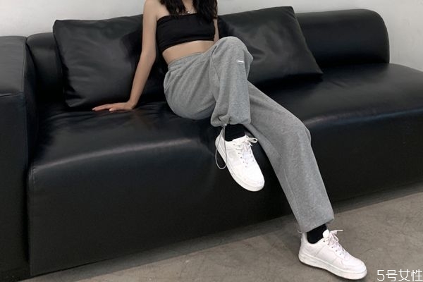 衛(wèi)褲被鉤破洞了可以補嗎 褲子破洞了怎么補好看 衛(wèi)褲被鉤破洞了可以補嗎 褲子破洞了怎么補好看