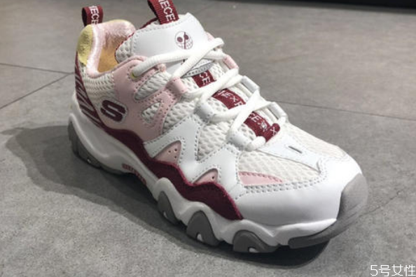 斯凱奇是大牌嗎 斯凱奇和安踏一個(gè)檔次嗎 斯凱奇是大牌嗎 斯凱奇和安踏一個(gè)檔次嗎