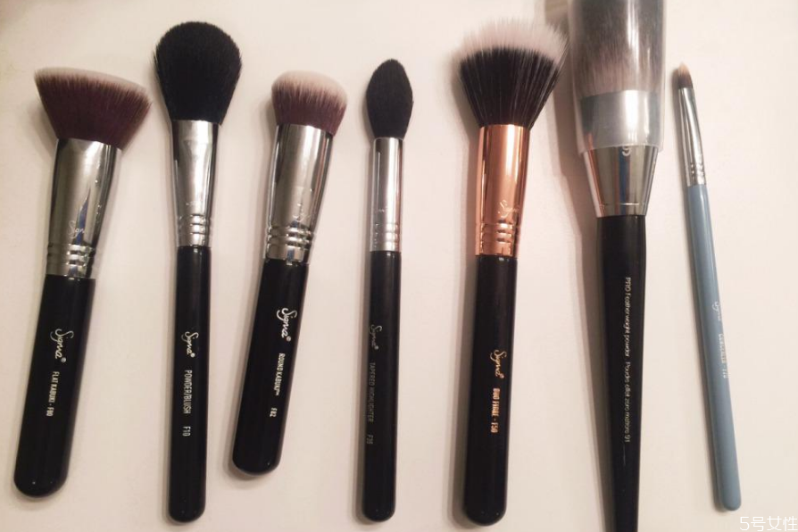 粉撲清潔劑可以洗刷子嗎 粉撲清潔劑怎么用 粉撲清潔劑可以洗刷子嗎 粉撲清潔劑怎么用