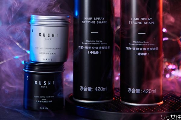 頭發(fā)噴了定型水能過(guò)夜嗎 定型水對(duì)頭皮的傷害 頭發(fā)噴了定型水能過(guò)夜嗎 定型水對(duì)頭皮的傷害