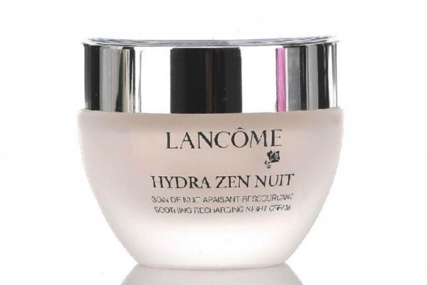 雅詩蘭黛和蘭蔻適合什么年齡段 買蘭蔻還是雅詩蘭黛 雅詩蘭黛和蘭蔻適合什么年齡段 買蘭蔻還是雅詩蘭黛