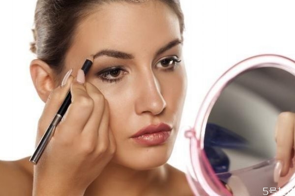 畫眉毛要把眉毛刮了嗎 畫眉毛要畫眉頭嗎 畫眉毛要把眉毛刮了嗎 畫眉毛要畫眉頭嗎