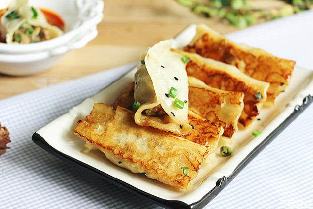 鍋貼是餃子嗎 鍋貼和餃子的區(qū)別 鍋貼是餃子嗎 鍋貼和餃子的區(qū)別