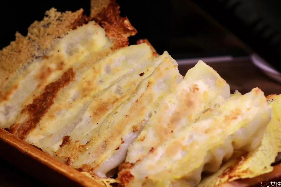 鍋貼可以用電餅鐺做嗎 電餅鐺鍋貼的做法 鍋貼可以用電餅鐺做嗎 電餅鐺鍋貼的做法