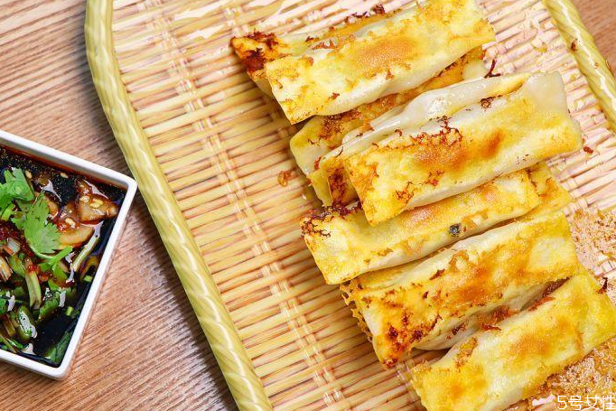 鍋貼可以用電餅鐺做嗎 電餅鐺鍋貼的做法 鍋貼可以用電餅鐺做嗎 電餅鐺鍋貼的做法