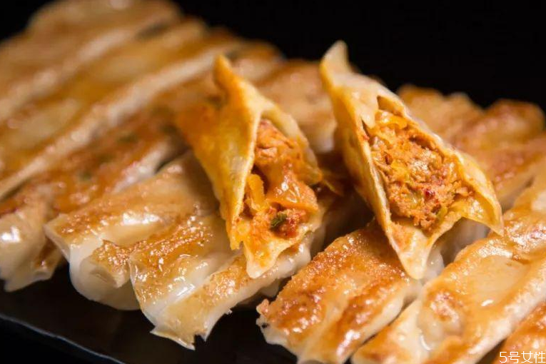 鍋貼的熱量 減肥早上可以吃鍋貼嗎 鍋貼的熱量 減肥早上可以吃鍋貼嗎