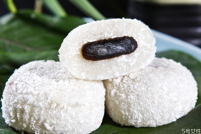 麻薯粉可用糯米粉代替嗎 麻薯粉和糯米粉的區(qū)別 麻薯粉可用糯米粉代替嗎 麻薯粉和糯米粉的區(qū)別