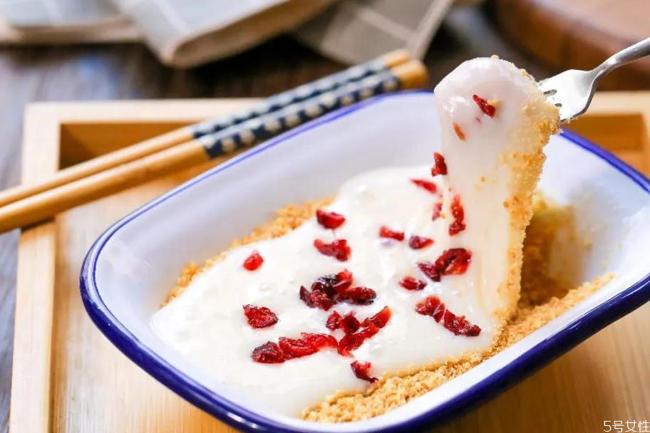 鮮奶麻薯太稀了怎么辦 鮮奶麻薯的做法 鮮奶麻薯太稀了怎么辦 鮮奶麻薯的做法