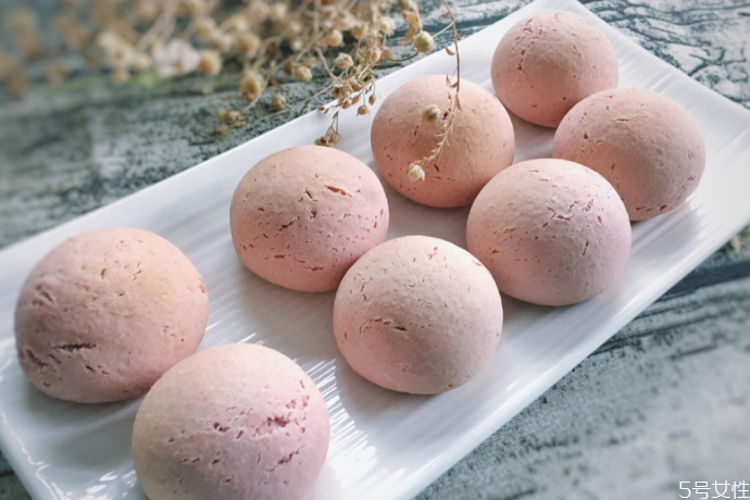 麻薯冷了要不要加熱 麻薯面包怎么加熱 麻薯冷了要不要加熱 麻薯面包怎么加熱