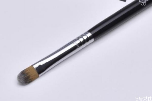 遮瑕刷要打濕嗎 遮瑕刷的使用方法 遮瑕刷要打濕嗎 遮瑕刷的使用方法