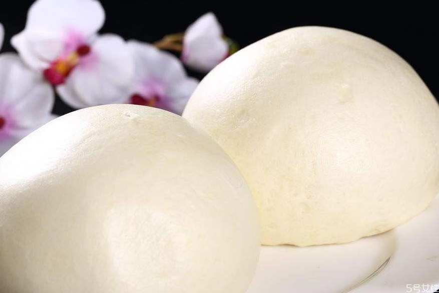 老面饅頭放堿的比例 蒸饅頭怎么判斷用堿多少合適 老面饅頭放堿的比例 蒸饅頭怎么判斷用堿多少合適