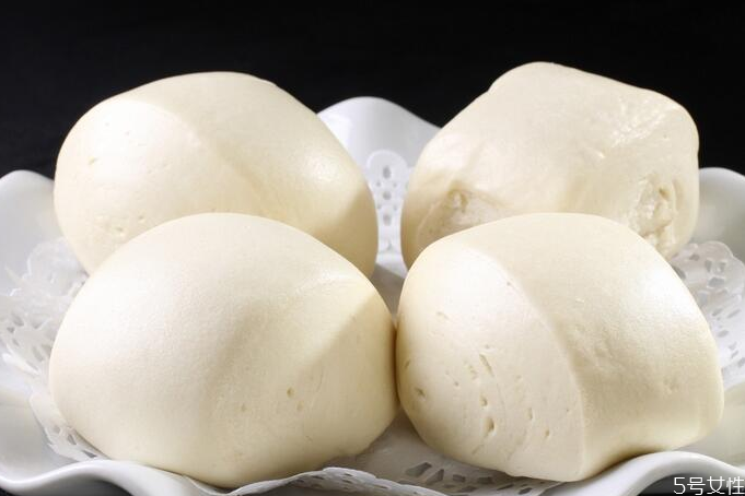 老面饅頭堿放少了會(huì)怎樣 老面饅頭放堿注意事項(xiàng) 老面饅頭堿放少了會(huì)怎樣 老面饅頭放堿注意事項(xiàng)