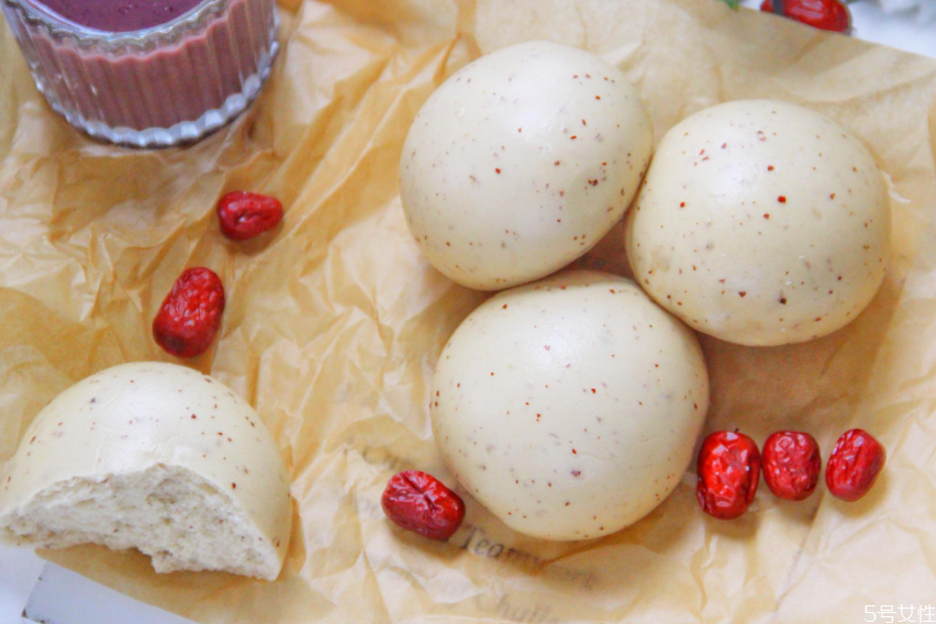 老面饅頭是什么 老面饅頭和普通饅頭的區(qū)別 老面饅頭是什么 老面饅頭和普通饅頭的區(qū)別