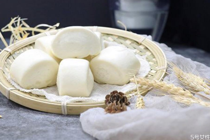 老面饅頭是什么 老面饅頭和普通饅頭的區(qū)別 老面饅頭是什么 老面饅頭和普通饅頭的區(qū)別