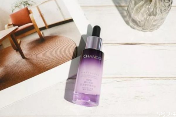 自然堂小紫瓶怎么樣 自然堂小紫瓶精華的功效 自然堂小紫瓶怎么樣 自然堂小紫瓶精華的功效