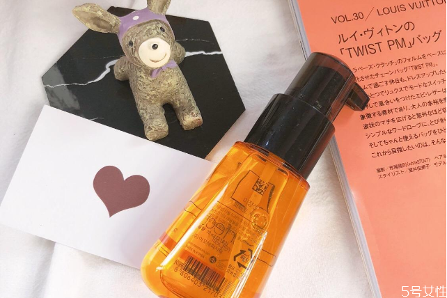 歐萊雅護(hù)發(fā)精油可以每天用嗎 護(hù)發(fā)精油可以經(jīng)常使用嗎 歐萊雅護(hù)發(fā)精油可以每天用嗎 護(hù)發(fā)精油可以經(jīng)常使用嗎