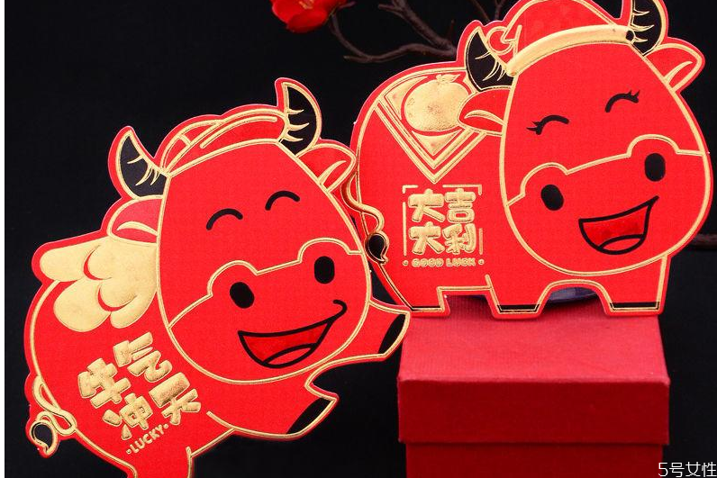 為什么除夕晚上不能關(guān)燈 除夕夜燈常開不關(guān)的寓意 為什么除夕晚上不能關(guān)燈 除夕夜燈常開不關(guān)的寓意