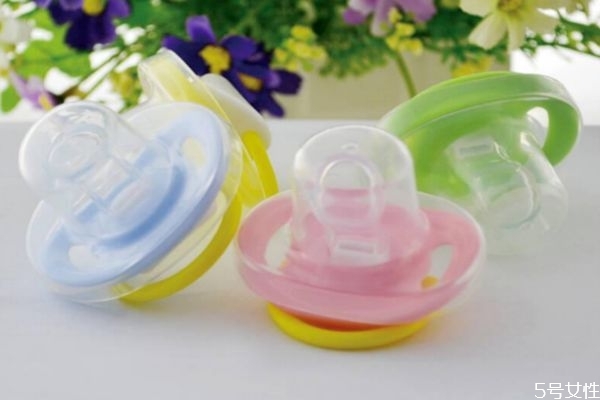 幾個月適合用安撫奶嘴 寶寶用安撫奶嘴好處與壞處 幾個月適合用安撫奶嘴 寶寶用安撫奶嘴好處與壞處