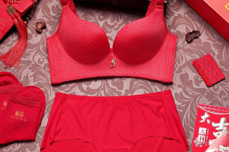 本命年要穿紅色內(nèi)衣褲嗎 本命年穿紅色內(nèi)衣褲有什么講究 本命年要穿紅色內(nèi)衣褲嗎 本命年穿紅色內(nèi)衣褲有什么講究