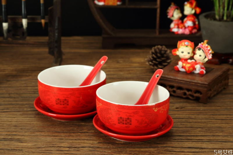 過年為什么要買新碗筷 春節(jié)添碗要幾個 過年為什么要買新碗筷 春節(jié)添碗要幾個