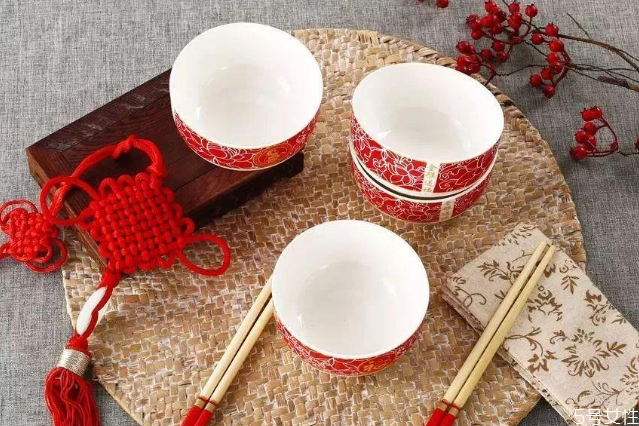 過年買幾個(gè)碗幾個(gè)盤 過年添碗的講究
