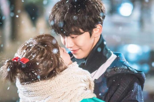 李圣經(jīng)妝容怎么化？李圣經(jīng)仿妝教程