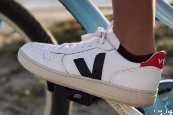 veja鞋子一雙多少錢 怎么辨別veja小白鞋真?zhèn)? alt=