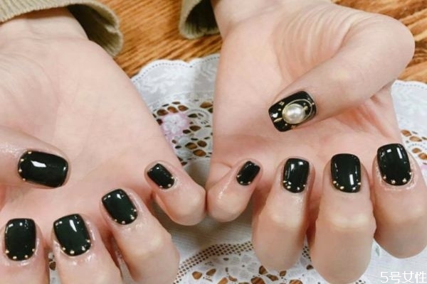 卸甲水進眼睛有什么危害 卸甲水對皮膚有傷害嗎 卸甲水進眼睛有什么危害 卸甲水對皮膚有傷害嗎