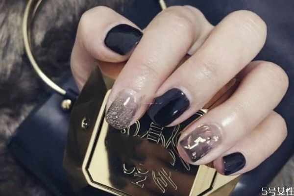 怎樣將指甲油涂均勻 指甲油涂不勻怎么辦 怎樣將指甲油涂均勻 指甲油涂不勻怎么辦