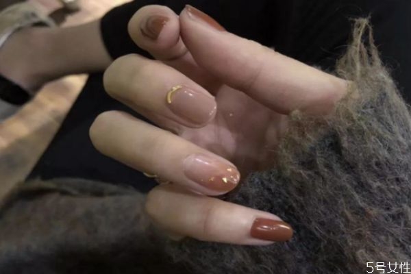 不用卸甲油怎么卸指甲油 沒有卸甲水怎么卸指甲油 不用卸甲油怎么卸指甲油 沒有卸甲水怎么卸指甲油