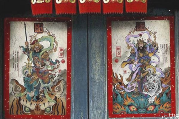換下來的舊門神怎么處理 一扇門怎么貼門神 換下來的舊門神怎么處理 一扇門怎么貼門神