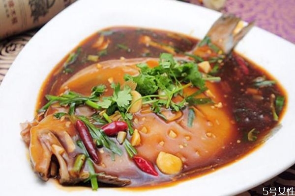 年夜飯的魚(yú)必須是整條嗎 年夜飯的魚(yú)品種及其寓意 年夜飯的魚(yú)必須是整條嗎 年夜飯的魚(yú)品種及其寓意