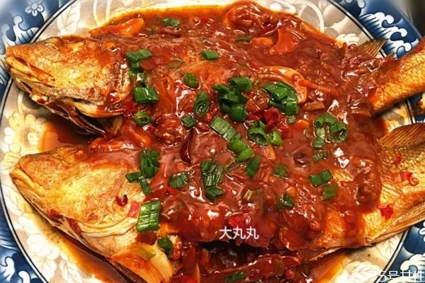 年夜飯的魚(yú)必須是整條嗎 年夜飯的魚(yú)品種及其寓意 年夜飯的魚(yú)必須是整條嗎 年夜飯的魚(yú)品種及其寓意