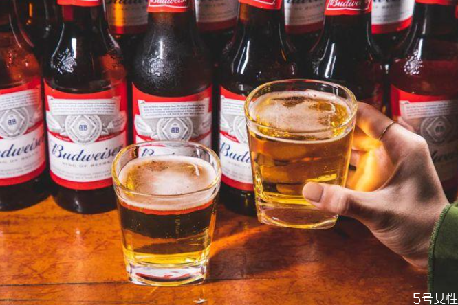 可樂桶用什么威士忌 可樂桶用什么洋酒兌什么 可樂桶用什么威士忌 可樂桶用什么洋酒兌什么