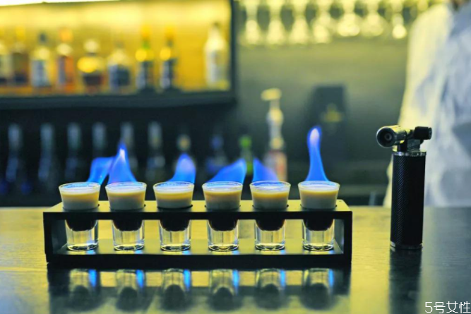 b52雞尾酒價(jià)格 b52轟炸機(jī)容易醉嗎 b52雞尾酒價(jià)格 b52轟炸機(jī)容易醉嗎