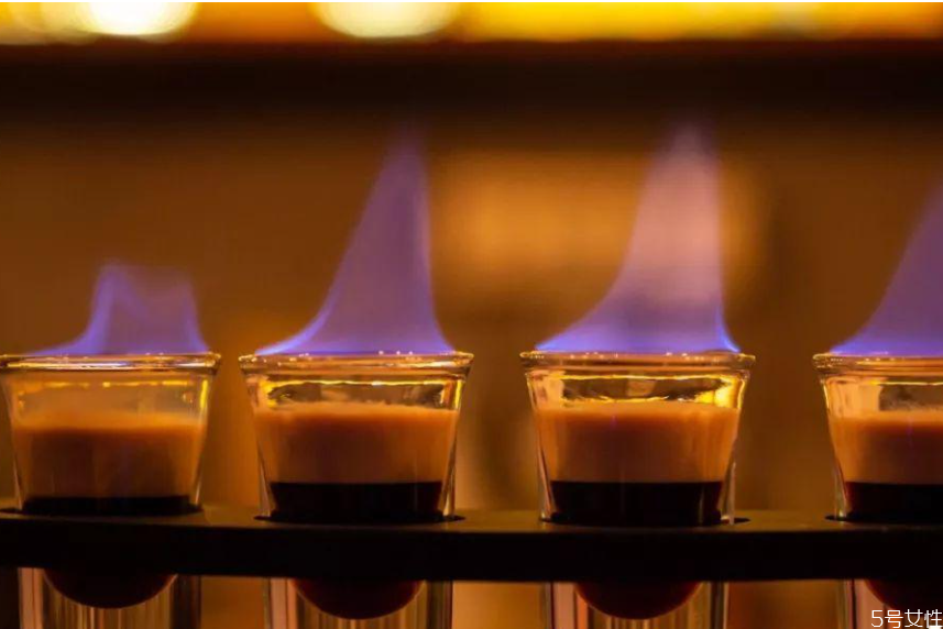 b52雞尾酒價格 b52轟炸機(jī)容易醉嗎