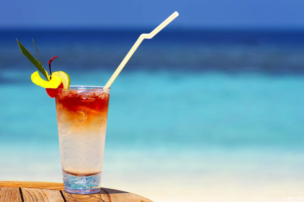 b52雞尾酒怎么喝 b52點(diǎn)不著怎么辦 b52雞尾酒怎么喝 b52點(diǎn)不著怎么辦