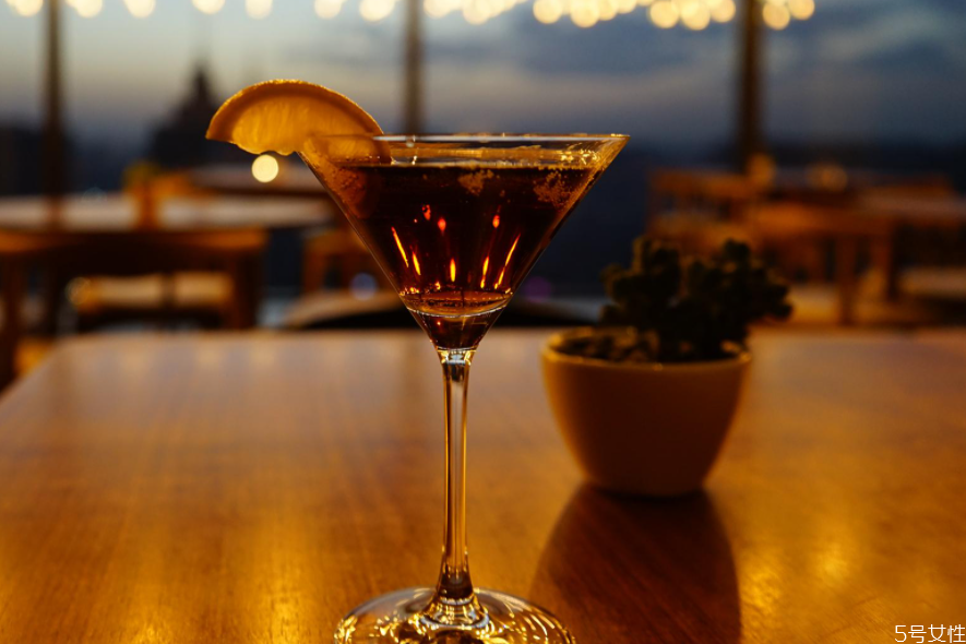 長(zhǎng)島冰茶好喝嗎 長(zhǎng)島冰茶什么口感 長(zhǎng)島冰茶好喝嗎 長(zhǎng)島冰茶什么口感